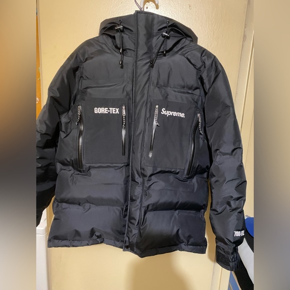Supreme GORE-TEX 700-Fill Down Parka FW19